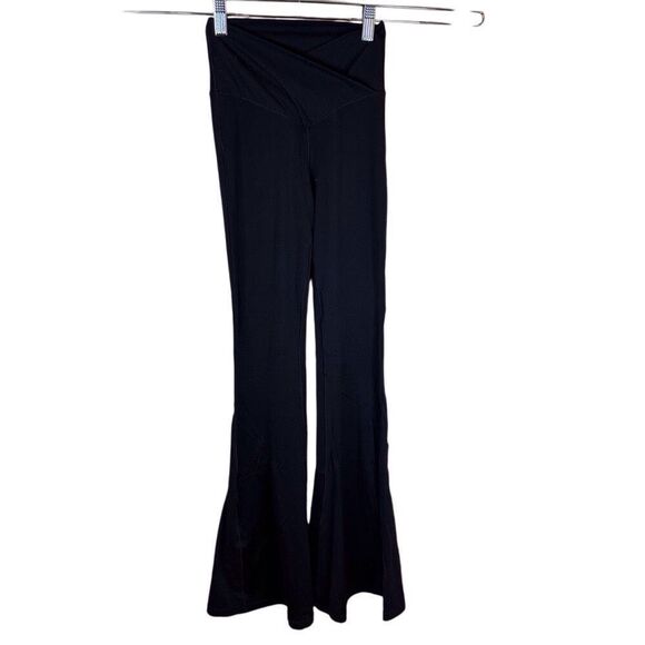 Offline by Aerie High Rise Super Flare‎ Real Me Leggings Black Size Small Active - Picture 1 of 6